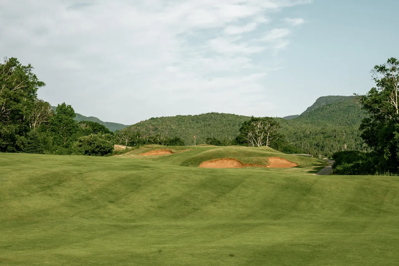 Hole 4 gallery