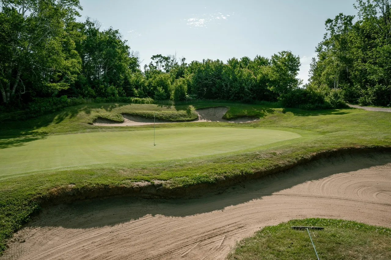 Hole 17 gallery